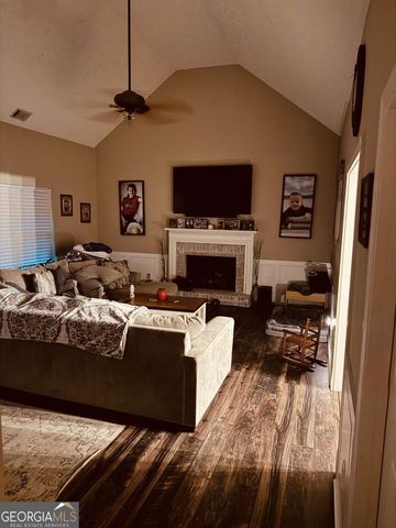 8590 Kencrest Drive, Winston, GA 30187