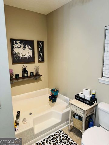 8590 Kencrest Drive, Winston, GA 30187