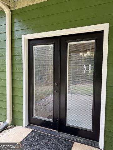 8590 Kencrest Drive, Winston, GA 30187