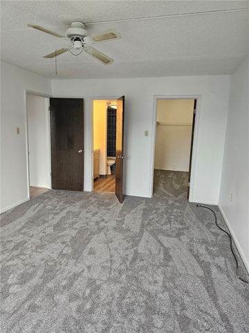 2160 Greentree Rd 606W, Scott Twp, PA 15220