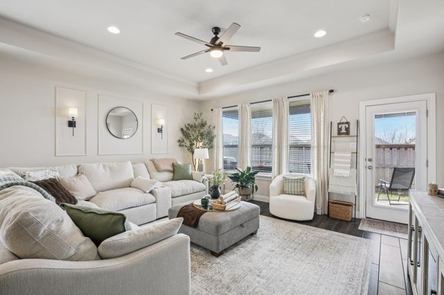 642 Bayberry CIR, Buda, TX 78610