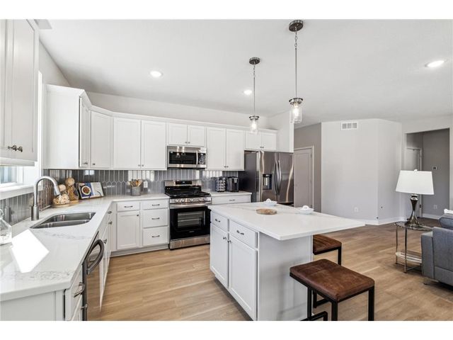 1105 Compton Avenue, River Falls, WI 54022