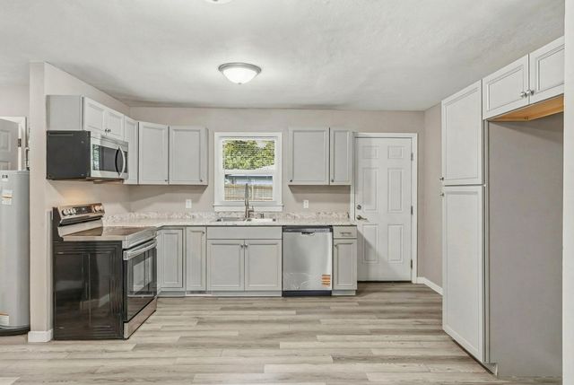 1448 E Seminole Street, Springfield, MO 65804