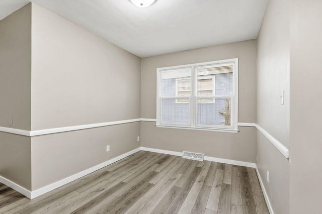 1448 E Seminole Street, Springfield, MO 65804