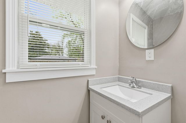 1448 E Seminole Street, Springfield, MO 65804