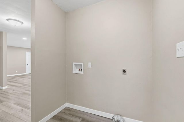 1448 E Seminole Street, Springfield, MO 65804