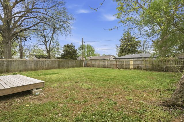 1448 E Seminole Street, Springfield, MO 65804