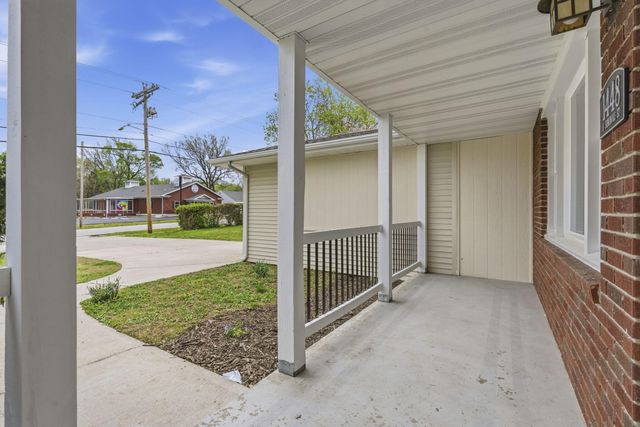 1448 E Seminole Street, Springfield, MO 65804