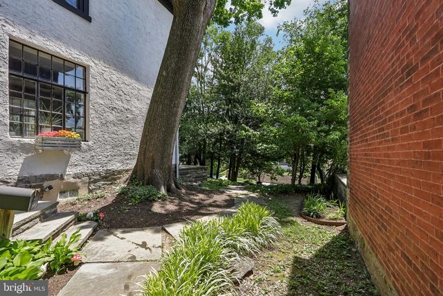 135 W MOUNT PLEASANT AVE, Philadelphia, PA 19119