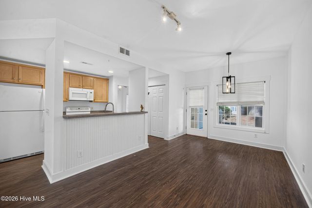 2312 Wrightsville Avenue Apt 118, Wilmington, NC 28403