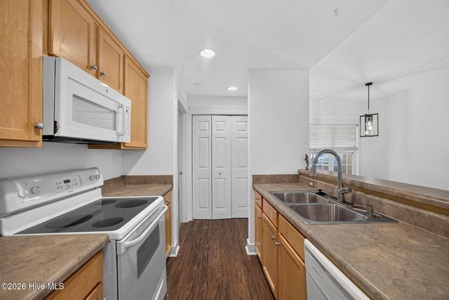 2312 Wrightsville Avenue Apt 118, Wilmington, NC 28403