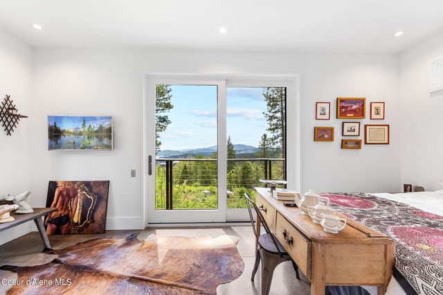 172 Elk Hills RD, Sandpoint, ID 83864