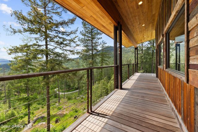 172 Elk Hills RD, Sandpoint, ID 83864