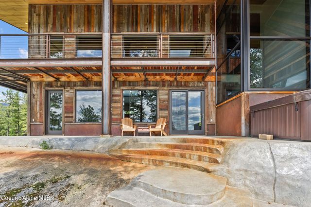 172 Elk Hills RD, Sandpoint, ID 83864