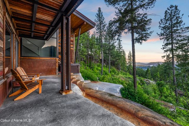 172 Elk Hills RD, Sandpoint, ID 83864