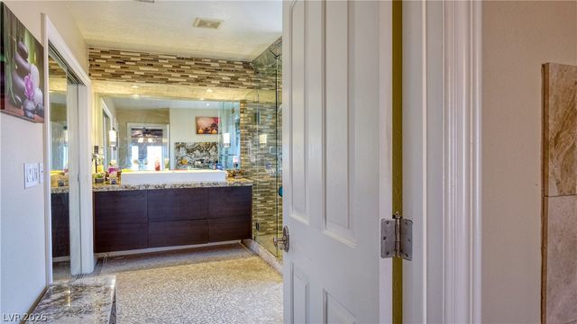 3704 North Campbell Road, Las Vegas, NV 89129