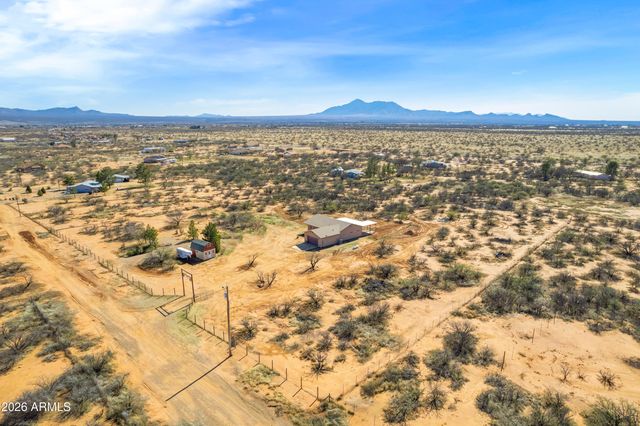 9292 E CHANDLER Lane, Hereford, AZ 85615