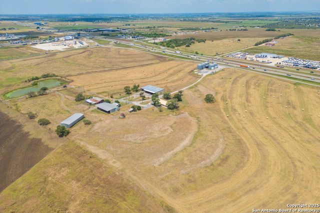 5775 W Interstate 10, Seguin, TX 78155