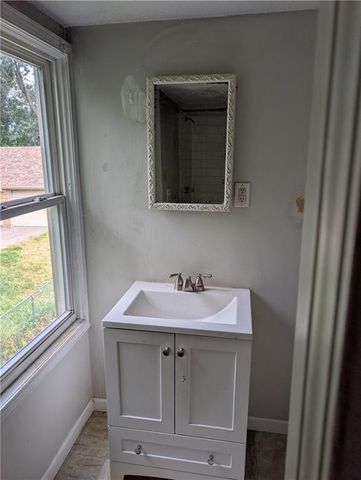 222 NE 43rd Street, Kansas City, MO 64116