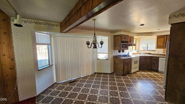 1905 SW Colorado Lane, Grants Pass, OR 97527
