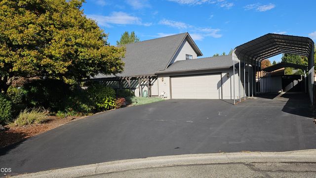 1905 SW Colorado Lane, Grants Pass, OR 97527