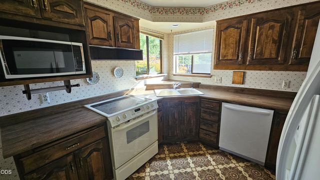 1905 SW Colorado Lane, Grants Pass, OR 97527