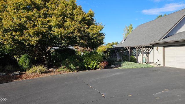 1905 SW Colorado Lane, Grants Pass, OR 97527