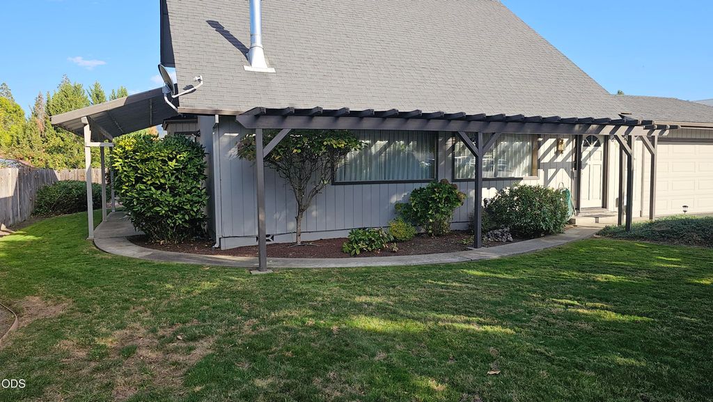1905 SW Colorado Lane, Grants Pass, OR 97527
