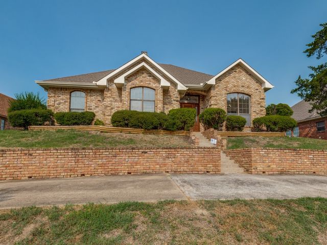 629 Bent Creek Drive, Desoto, TX 75115