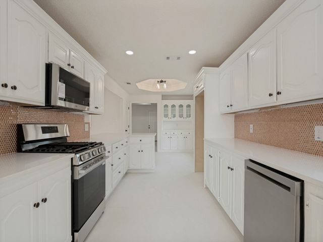629 Bent Creek Drive, Desoto, TX 75115