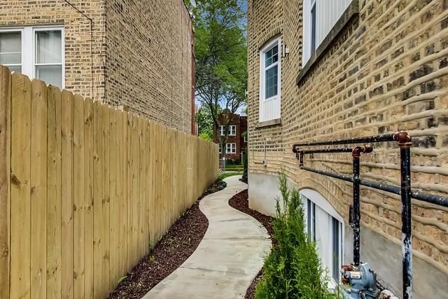 5050 N Ridgeway Avenue 1, Chicago, IL 60625
