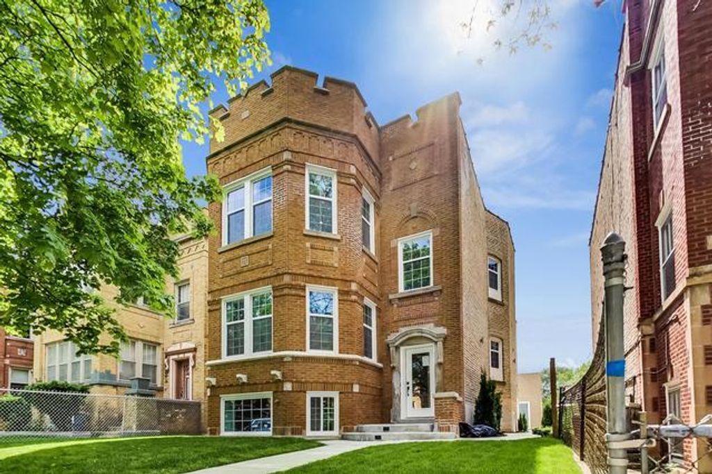 5050 N Ridgeway Avenue 1, Chicago, IL 60625