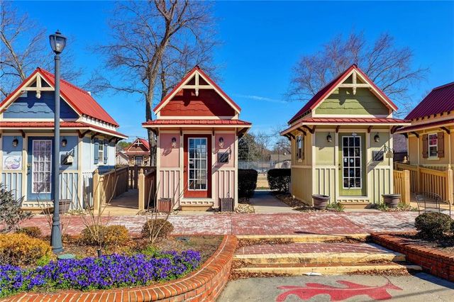 735 Rodeo Drive, Auburn, GA 30011
