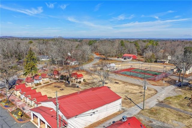 735 Rodeo Drive, Auburn, GA 30011