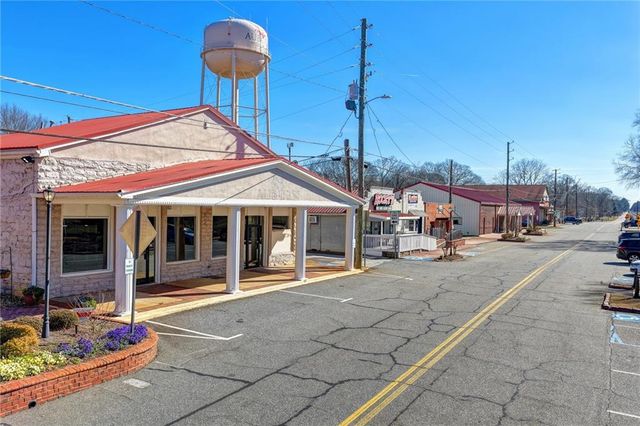 735 Rodeo Drive, Auburn, GA 30011