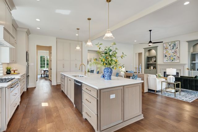 9115 CHEATHAM LN, Germantown, TN 38138
