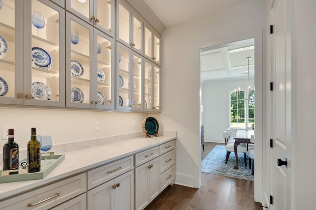 9115 CHEATHAM LN, Germantown, TN 38138