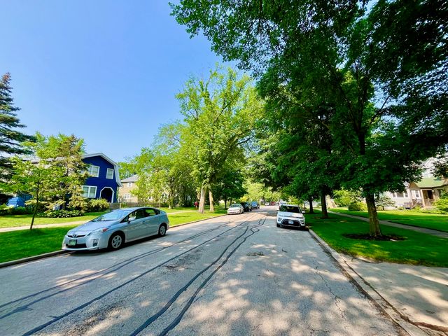 1520 Washington Street, Evanston, IL 60202