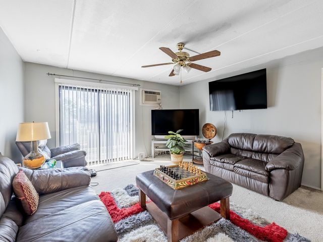 850 Des Plaines Avenue 207, Forest Park, IL 60130