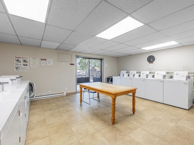 850 Des Plaines Avenue 207, Forest Park, IL 60130