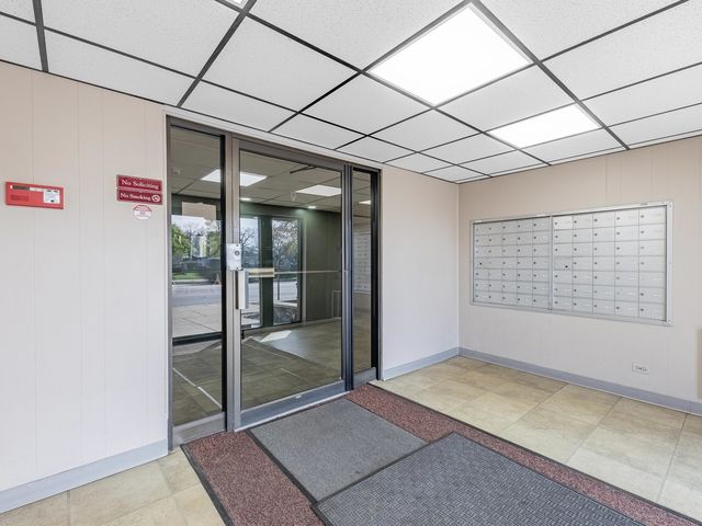 850 Des Plaines Avenue 207, Forest Park, IL 60130