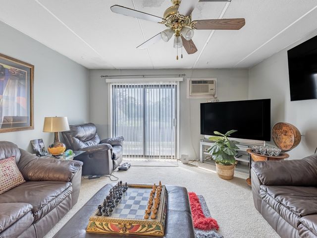 850 Des Plaines Avenue 207, Forest Park, IL 60130