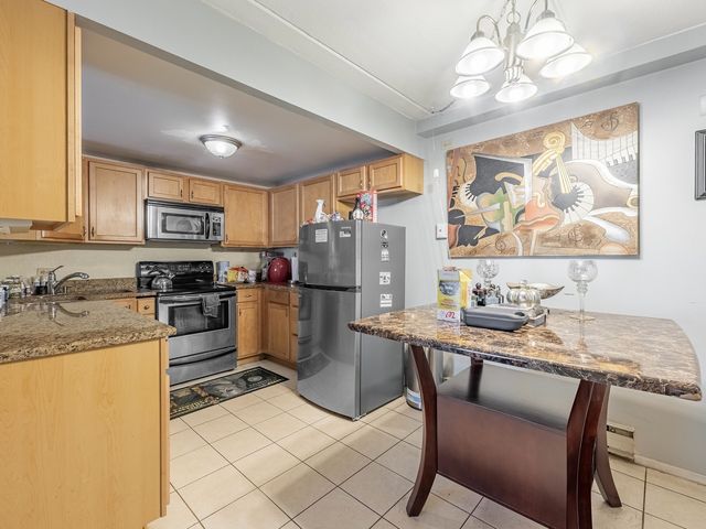 850 Des Plaines Avenue 207, Forest Park, IL 60130