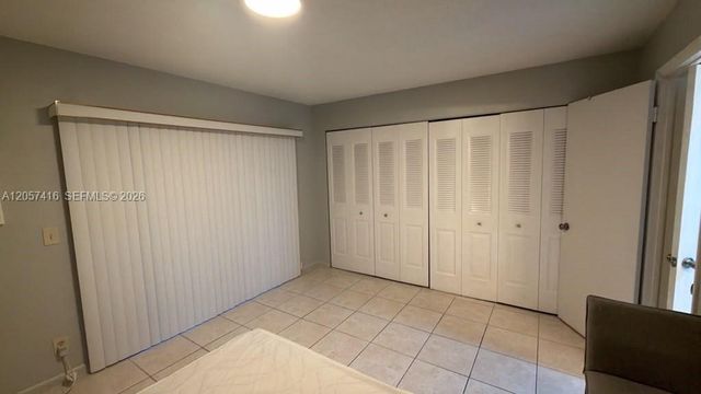 125 Canterbury E 125, West Palm Beach, FL 33417