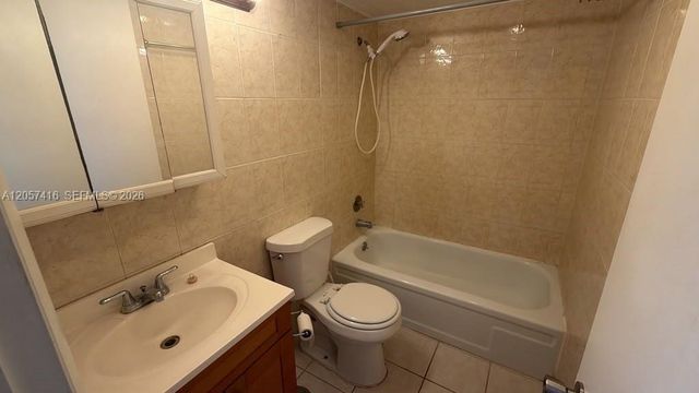 125 Canterbury E 125, West Palm Beach, FL 33417