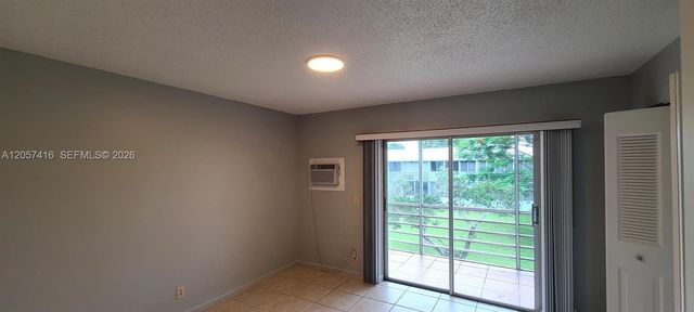 125 Canterbury E 125, West Palm Beach, FL 33417