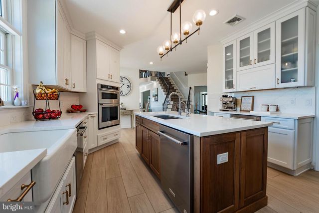 911 GOVE RD, Nazareth, PA 18064