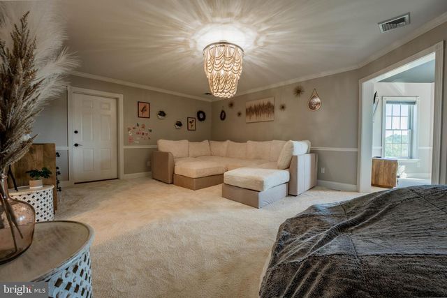 911 GOVE RD, Nazareth, PA 18064