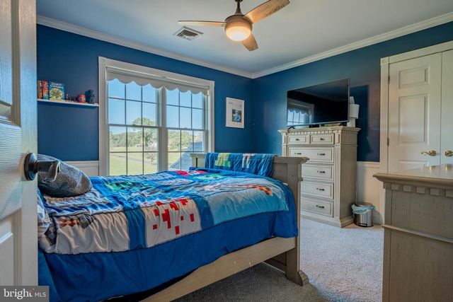 911 GOVE RD, Nazareth, PA 18064
