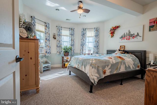 911 GOVE RD, Nazareth, PA 18064